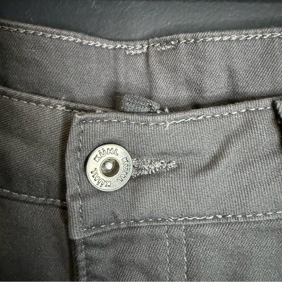 Kuhl Green Bermuda Shorts Lightweight Casual Wear - Picture 6 of 11